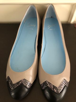 Bailarinas\\/manoletinas piel nuevas Bluniq de segunda mano por 45 EUR en  Barcelona en WALLAPOP