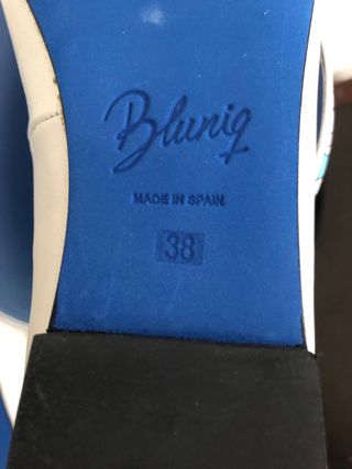 Bailarinas\\/manoletinas piel nuevas Bluniq de segunda mano por 45 EUR en  Barcelona en WALLAPOP