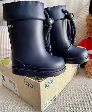 Bota agua bebé Igor talla 20 sin estrenar de segunda mano por 12 EUR en  Leganés en WALLAPOP