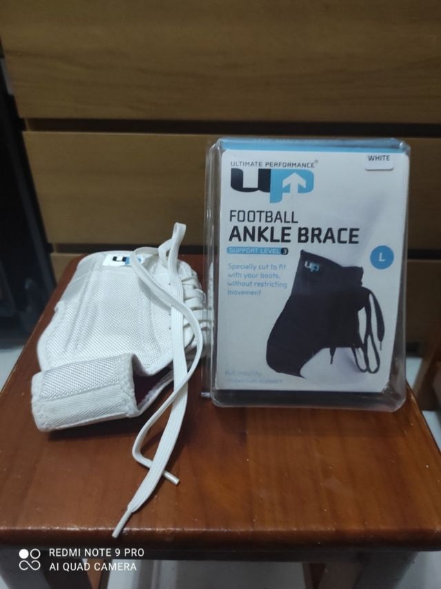 TOBILLERA UP ANKLE BRACE CON CORDONES TALLA L