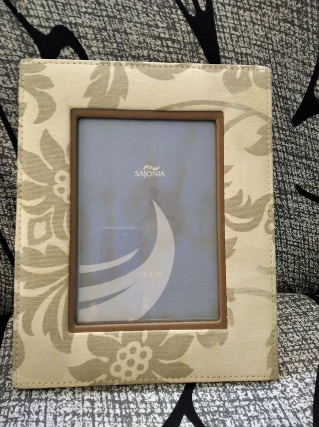 Marco de buen tamaño, para fotos de 13x18