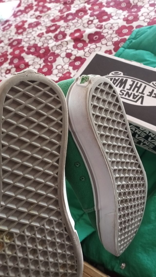 chaleco y Vans verde esmeralda