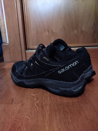 Zapatillas Salomon Goretex talla 36 de segunda mano por 20 EUR en Hernani  en WALLAPOP