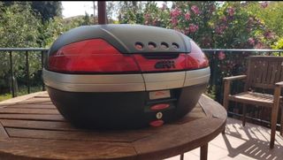 Baul moto 46 litros de segunda mano en WALLAPOP