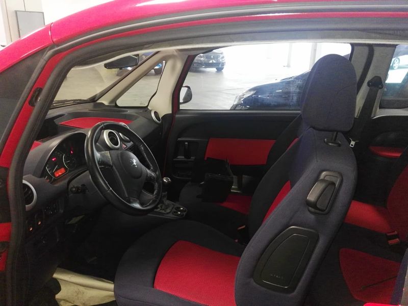 Peugeot 1007 2005 - foto 1
