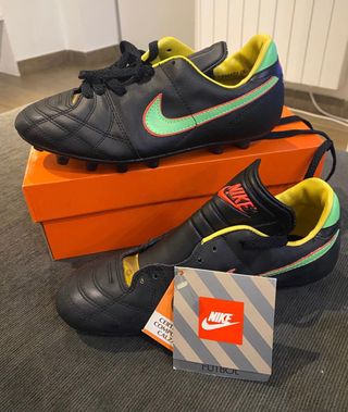 Botas nike vintage de segunda mano por 25 EUR en Barcelona en WALLAPOP