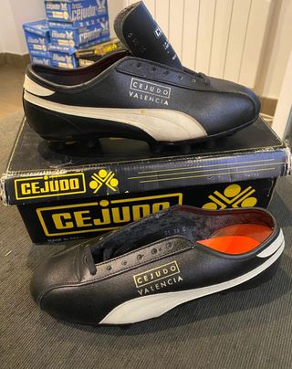 Botas futbol vintage cejudo de segunda mano por 20 EUR en Barcelona en  WALLAPOP