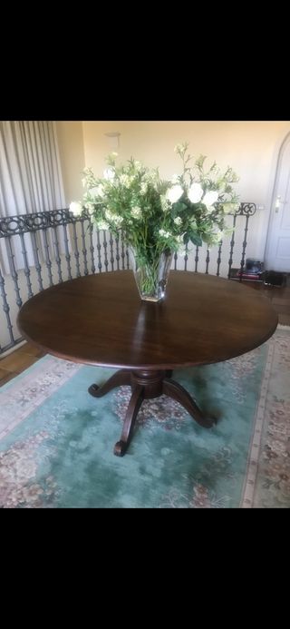 Mesa madera maciza de Becara de segunda mano por 600 EUR en Madrid en  WALLAPOP