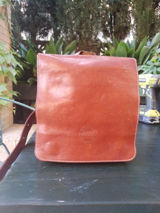 Bolso hombre de segunda mano por 40 EUR en Huétor Vega en WALLAPOP