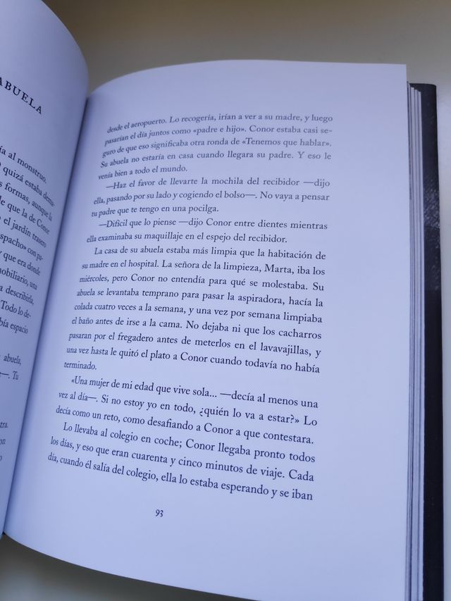 libro un monstruo viene a verme