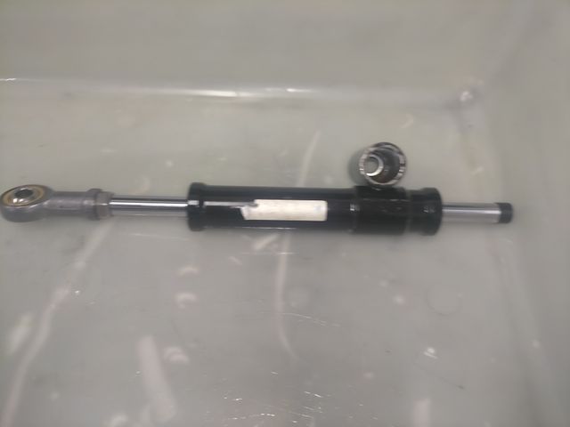 Reparación de amortiguadores de dirección BMW