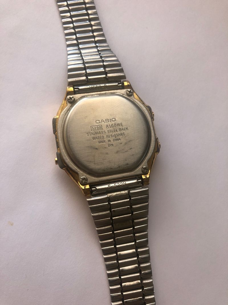 Reloj Casio Dorado Esfera Militar 3298 de segunda mano por 15 EUR