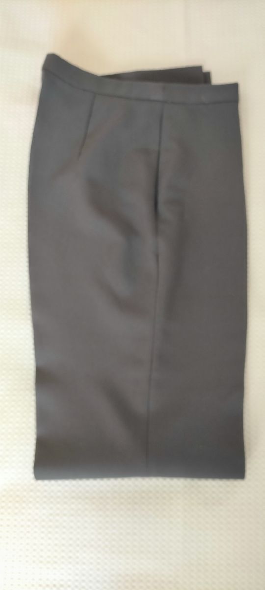 Pantalones gris oscuro