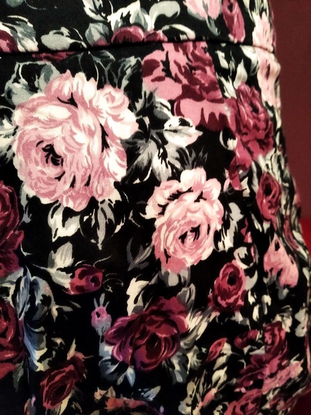 Falda blanco estampado rosas flores talla 38