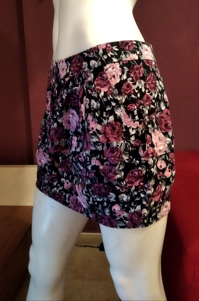 Falda blanco estampado rosas flores talla 38