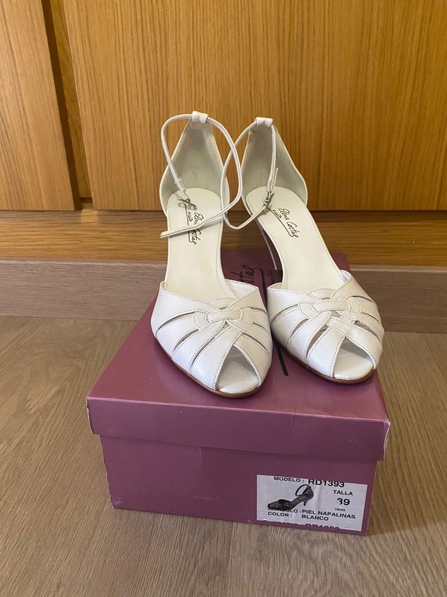 Zapatos tacón medio