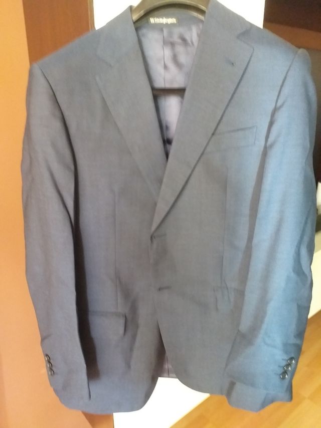 cama con canapés incorporado y luz de LED