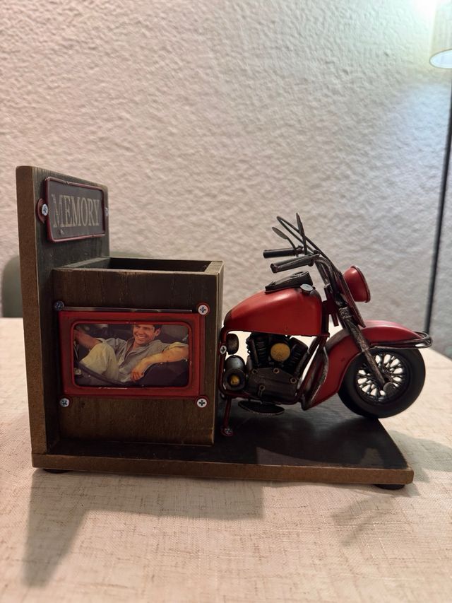 Sujeta libros estilo moto americana vintage