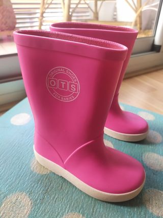 BOTA DE AGUA PVC C/FORRO Y CIERRE TEXTIL TALLA 24/32 MICKEY