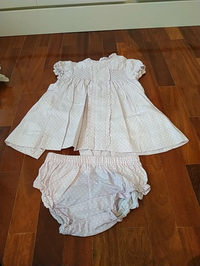 vestido y cubre pañal talla 9 meses