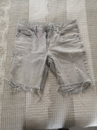 Bermuda Bershka de segunda mano por 5 EUR en Solsona en WALLAPOP