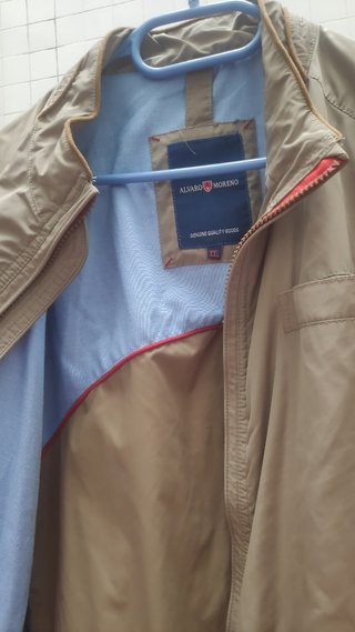 Chaqueta Álvaro Moreno hombre de segunda mano por 20 EUR en Córdoba en  WALLAPOP