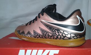 Zapatillas doradas NIKE Hypervenom FUTBOL-38 de segunda mano por 20 EUR en  Madrid en WALLAPOP