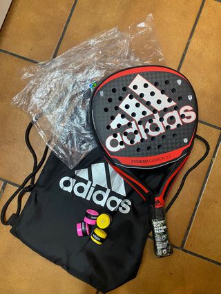 Pala Adidas Essnova Carbon 3.0 Nueva precintada de segunda mano por 120 EUR  en Madrid en WALLAPOP