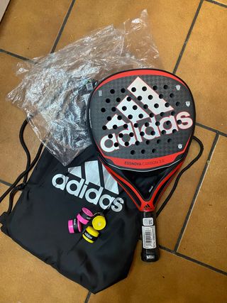 Pala Adidas Essnova Carbon 3.0 Nueva precintada de segunda mano por 120 EUR  en Madrid en WALLAPOP