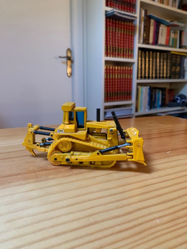 Miniatura Caterpillar