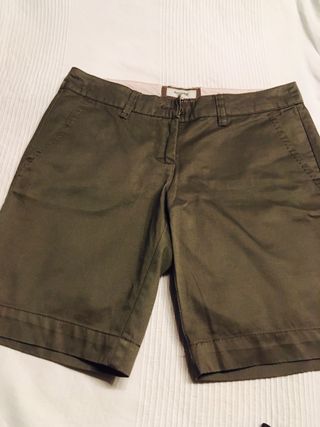 Bermuda pantalón corto formula joven de segunda mano por 5,5 EUR en  Barcelona en WALLAPOP