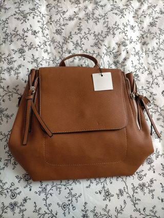 Mochila Stradivarius de segunda mano en Oviedo en WALLAPOP