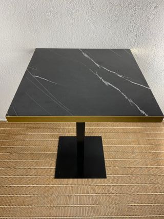 Mesa de marmol negra