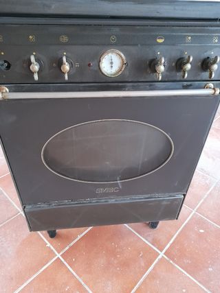 Cocina y horno de gas smeg de segunda mano por 80 EUR en Reus en WALLAPOP