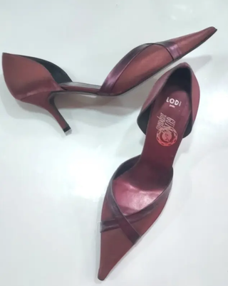 Zapatos fiesta color burdeos de Lodi nuevos de segunda mano por 15 EUR en  Sabadell en WALLAPOP