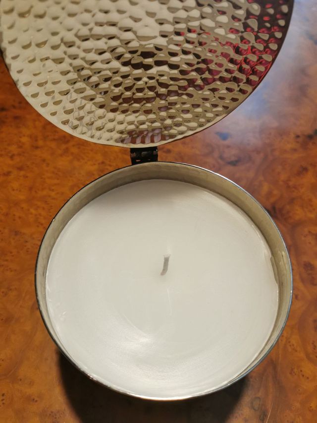 CAJA METÁLICA CON VELA