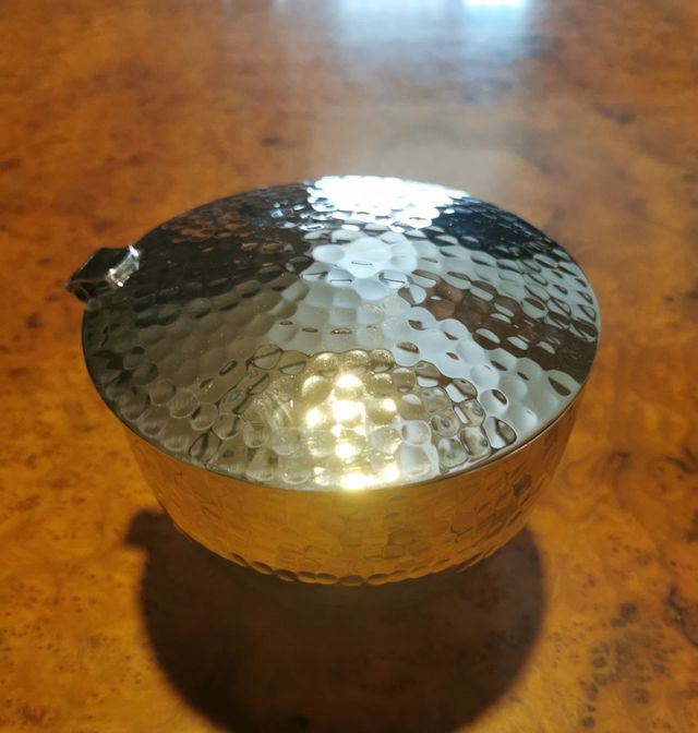 CAJA METÁLICA CON VELA