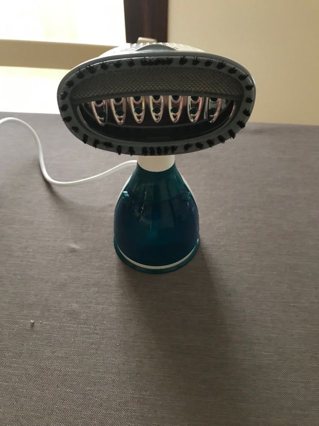 Ferro da stiro verticale a vapore