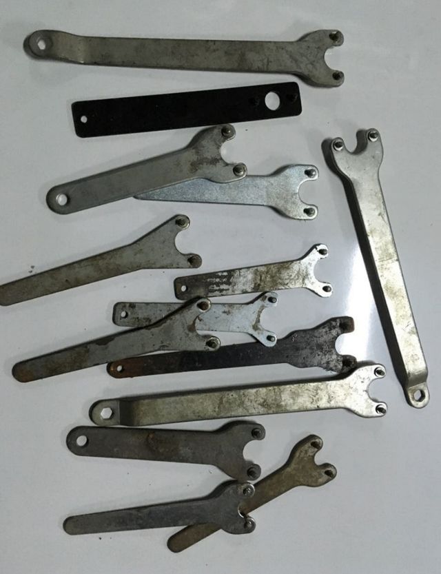 Llaves cambio disco radial amoladora de segunda mano por 3 EUR en Santiago de Compostela en WALLAPOP Llaves cambio disco radial amoladora de segunda mano por 3 EUR en Santiago de Compostela en WALLAPOP