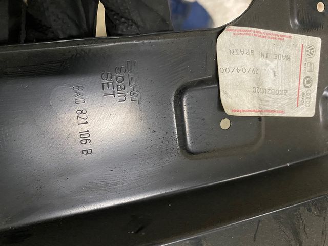 Aleta delantera derecha