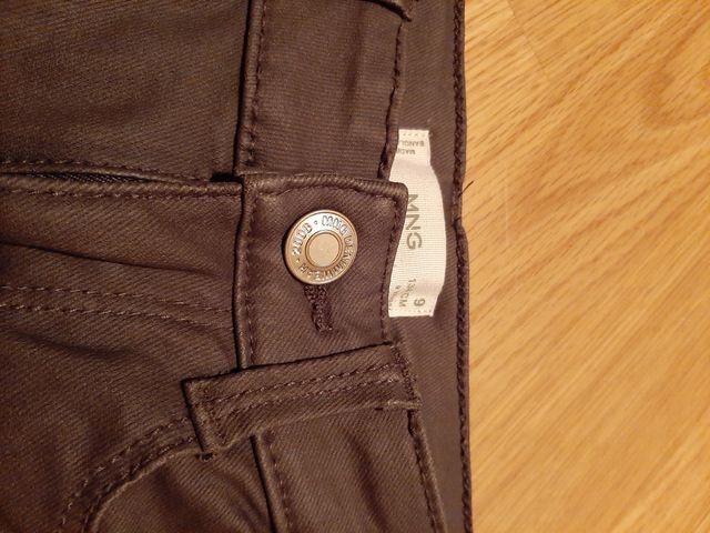 Pantalón niña verde MANGO. Talla 9. Elástico.