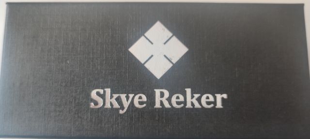 Reloj de mujer nuevo y con garantía.