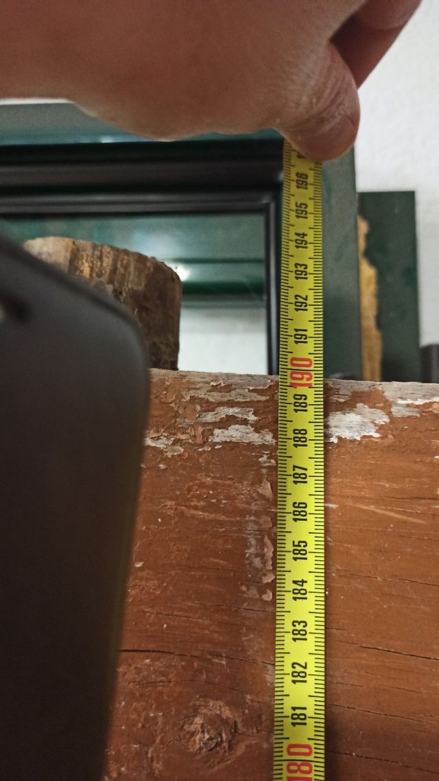 Puertas antiguas y trillo