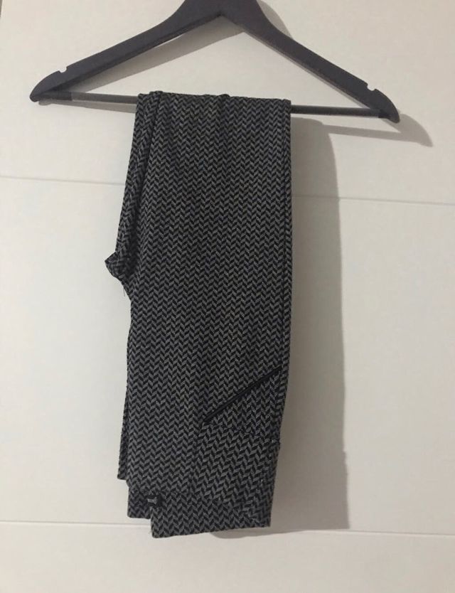 Pantalones talla 32 Stradivarius, Pull & Bear