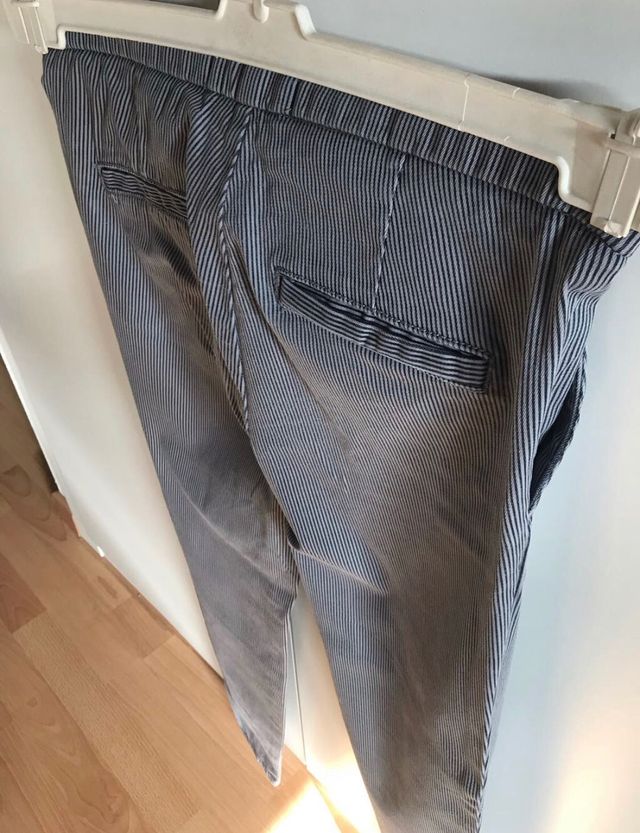 Pantalones talla 32 Stradivarius, Pull & Bear