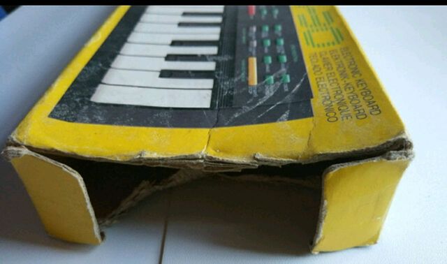 Teclado electrónico Yamaha PSS-30 retro