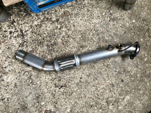 Línea escape BMW 2,5" 520 525 530 535 e60