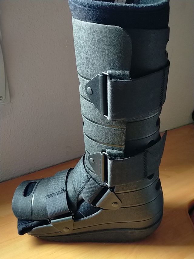 bota Walker ortopedica talla S