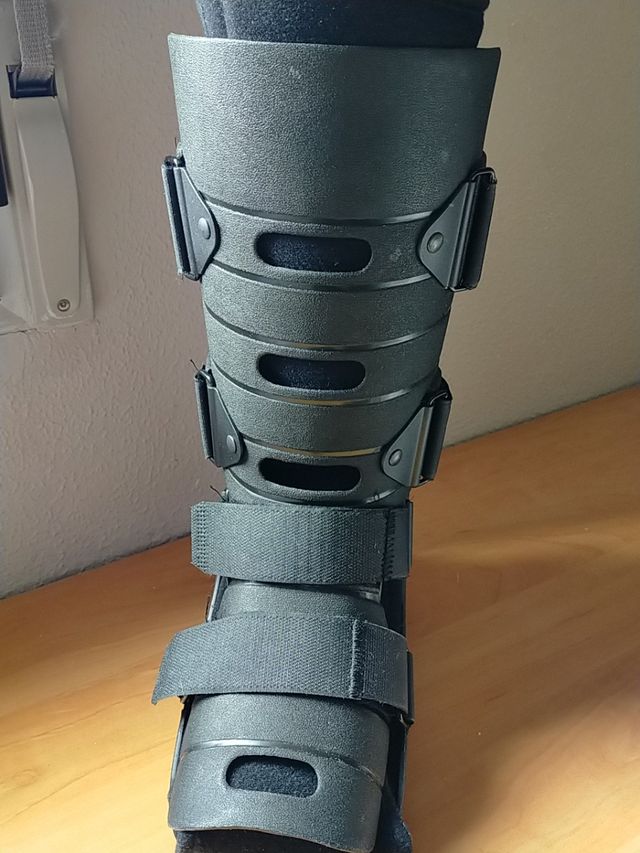 bota Walker ortopedica talla S