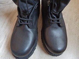 Botas militares de piel .Nuevas.Talla 44 de segunda mano por 44 EUR en  Zaragoza en WALLAPOP